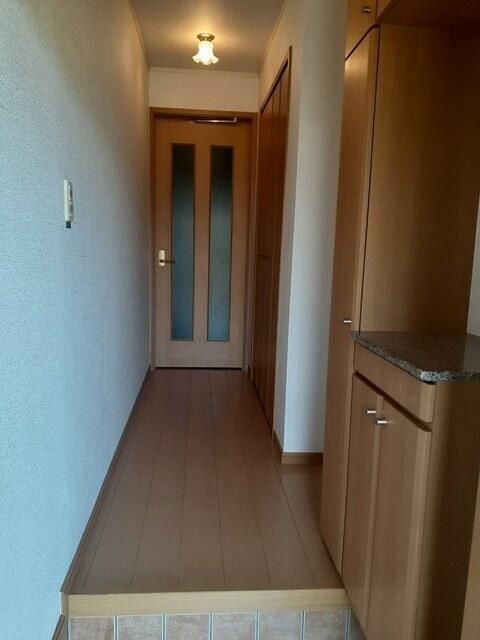 ベル中里の玄関