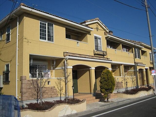 ベル中里の外観