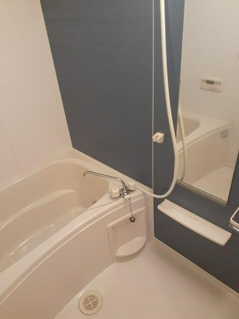 ベル中里の浴室