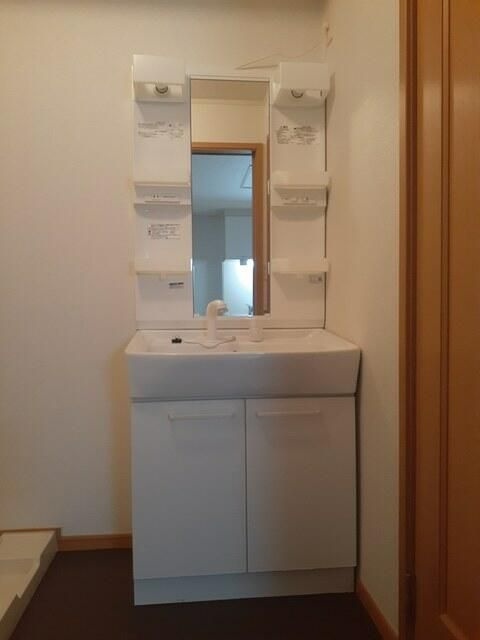 ベル中里の洗面所