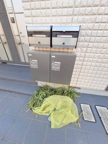 カルディエリ　高円寺のエントランス|★ポストと宅配ＢＯＸ★