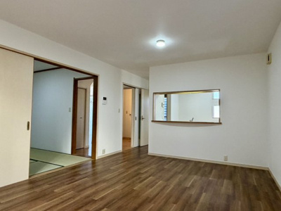 【居間・リビング】 | さつき台１丁目戸建