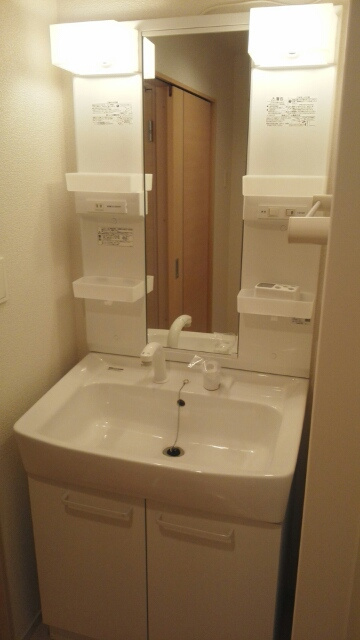 クレメントＣの独立洗面台|洗面所