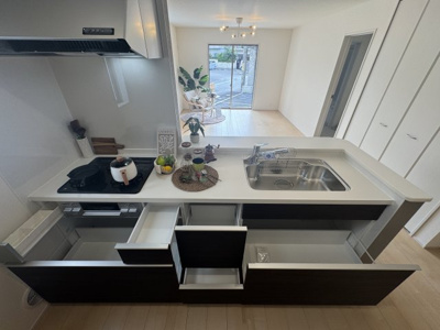 【キッチン】 | 豊見城市我那覇（全3棟）1号棟 | 1号棟　収納充実システムキッチン♪