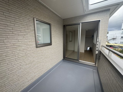 【バルコニー】 | 豊見城市我那覇（全3棟）1号棟 | 1号棟　インナーバルコニー♪