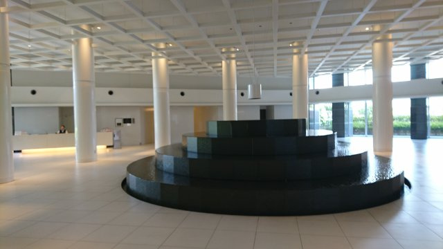 アイランドタワースカイクラブ　Ａ棟のエントランス