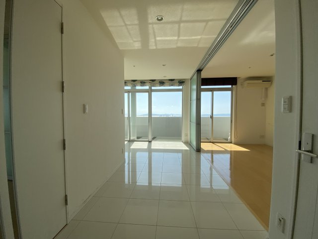 アイランドタワースカイクラブ　Ａ棟の玄関