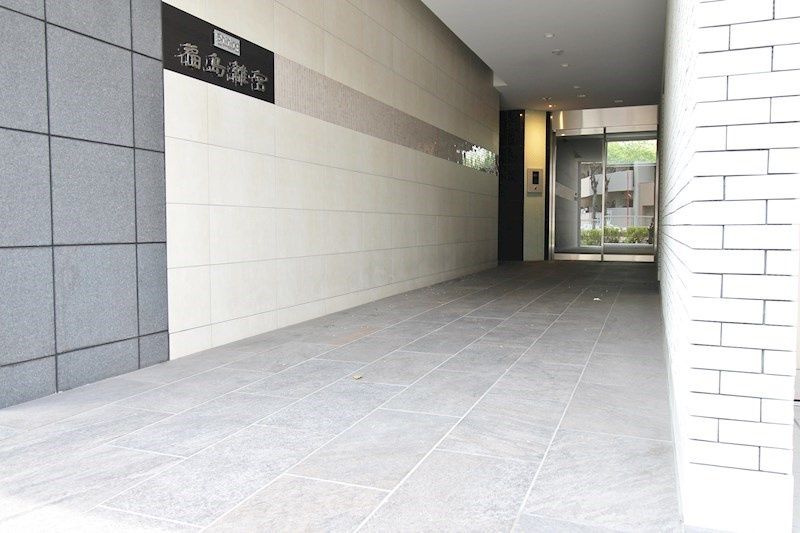 シャイニング福島離宮のエントランス