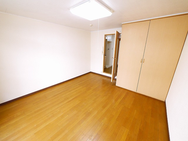 レオパレス大陽壱番館の寝室|落ち着いて過ごせるお部屋なので、寝室にいかがでしょうか