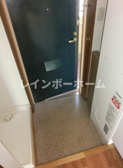 スチューデントハイツ昭和の玄関
