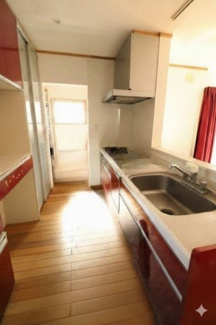 【キッチン】 | 真岡市高勢町4LDK中古住宅 | 室内をイメージしやすくするため、一部の家具やお荷物を加工で消去しております。