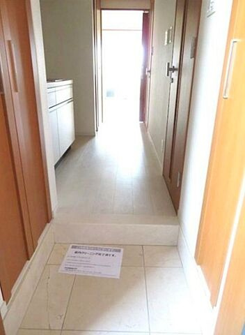 日神デュオステージ新宿若松町の玄関