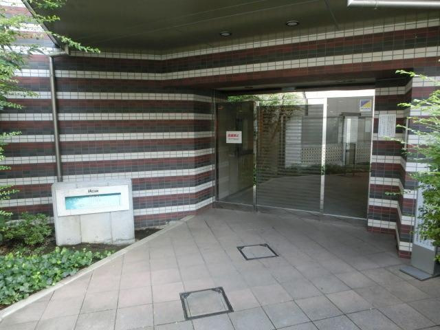 日神デュオステージ新宿若松町のエントランス