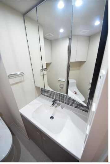 ザ・パークハビオ本郷菊坂の独立洗面台|※同タイプ別室参考写真です。