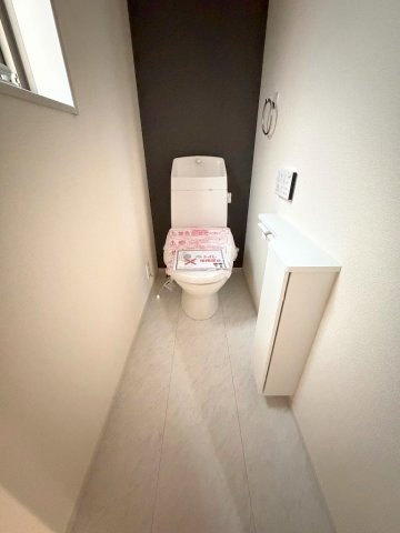 三郷市戸ケ崎　新築戸建　全1棟のトイレ|同施工会社の参考写真になります。