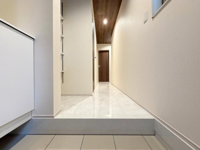三郷市戸ケ崎　新築戸建　全1棟の玄関|同施工会社の参考写真になります。