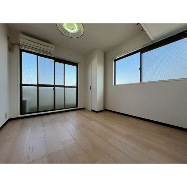 浜本ビルの居間・リビング