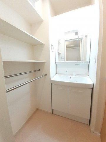 ノイ．グランツ　Ｅの洗面所