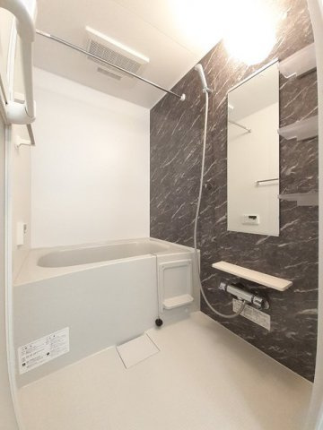 ノイ．グランツ　Ｅの浴室