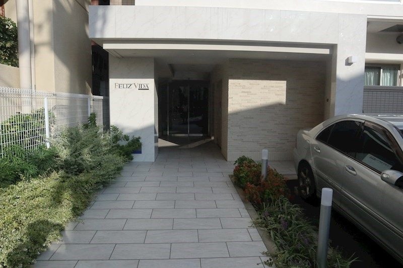 フェリースヴィダ福島のエントランス