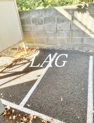 【駐車場】 | コーポアイビー | 駐車場です。