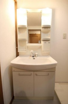 【独立洗面台】 | すずらんマンション | 嬉しい独立洗面台付き。