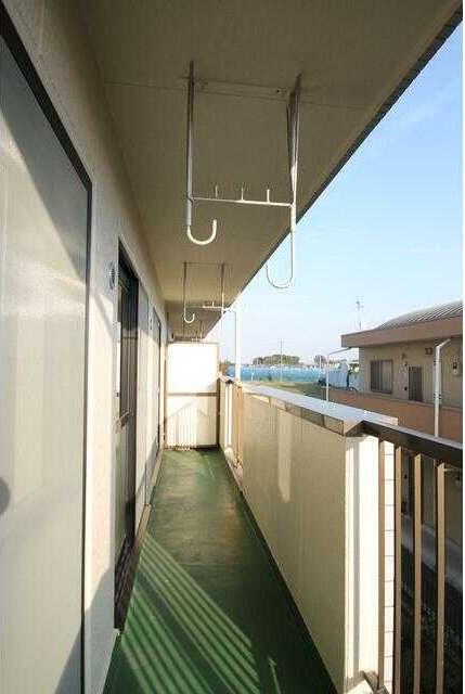 東大和市奈良橋５丁目の賃貸マンションのバルコニー