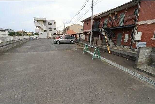 東大和市奈良橋５丁目の賃貸マンションの駐車場