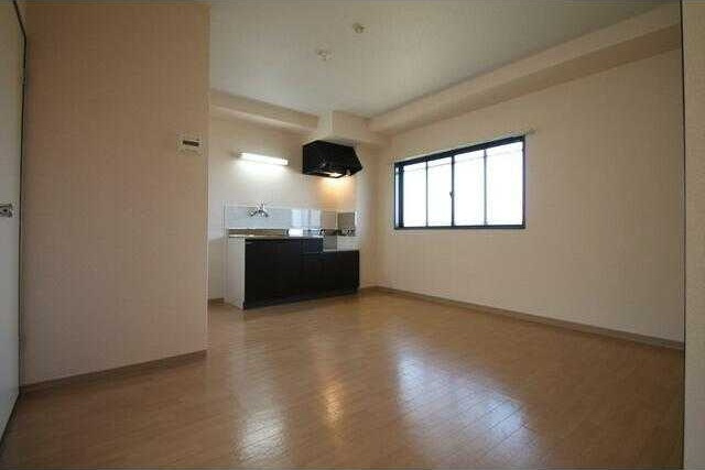 東大和市奈良橋５丁目の賃貸マンションの居間・リビング