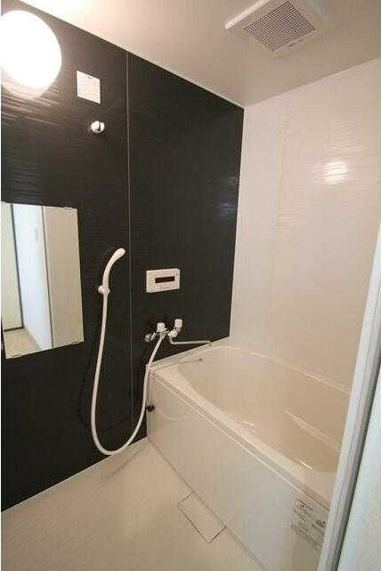 東大和市奈良橋５丁目の賃貸マンションの浴室