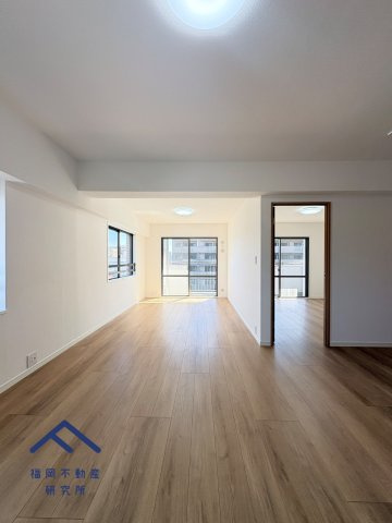 スカイハイツ五条の居間・リビング