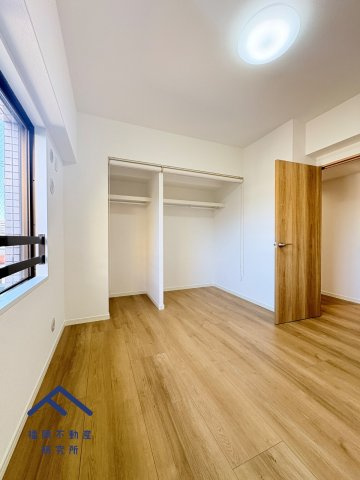 スカイハイツ五条の洋室