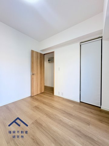 スカイハイツ五条の洋室