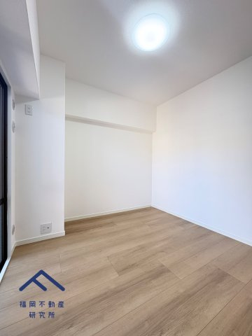 スカイハイツ五条の洋室