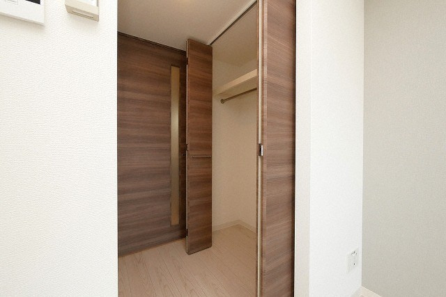 MELDIA CREST TAPP NAMBA-WESTの収納