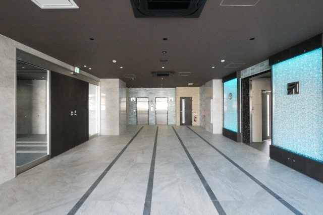 MELDIA CREST TAPP NAMBA-WESTのロビー