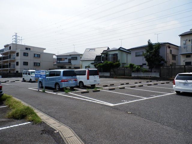 千葉市稲毛区小中台町の駐車場の外観