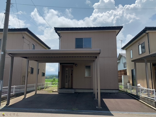 シャインスクエアDの外観