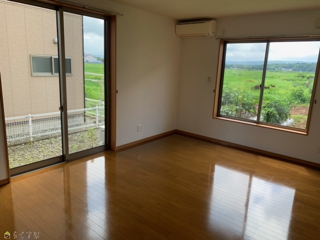 シャインスクエアDの居間・リビング