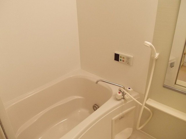 ベル・アルカンシェルＡの浴室