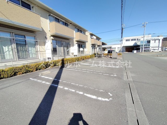 グランドソレイユA棟の駐車場