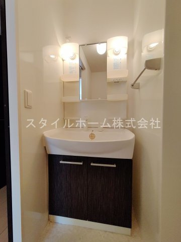 グランドソレイユA棟の洗面所