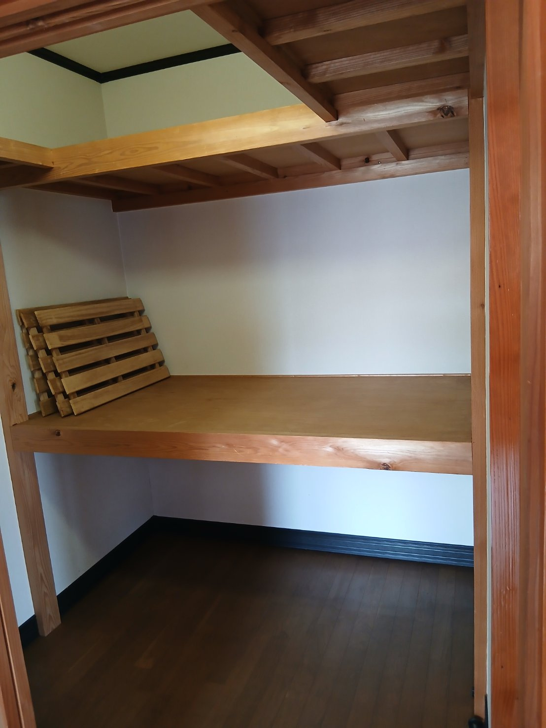 田中六田貸家の収納|2階に収納部屋もございます。