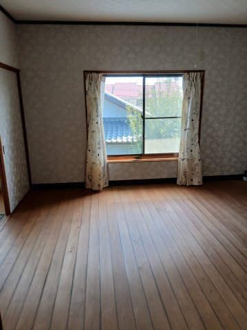 田中六田貸家の洋室|落ち着いた色調の洋室です