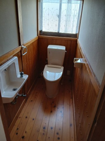田中六田貸家のトイレ|2階のトイレです