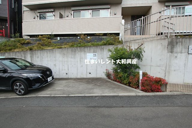 パークヒルズの駐車場