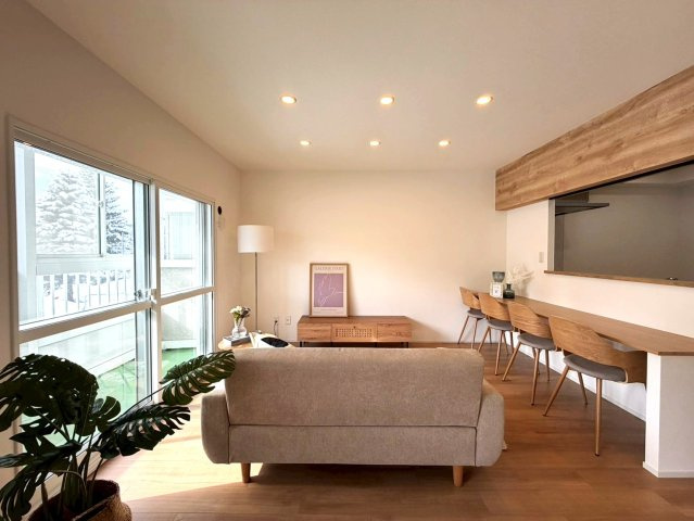 東カン中の島パークサイドマンションの居間・リビング