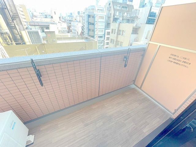 スプランディッド新大阪キャトルのバルコニー