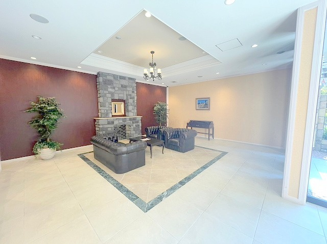 スプランディッド新大阪キャトルのエントランス