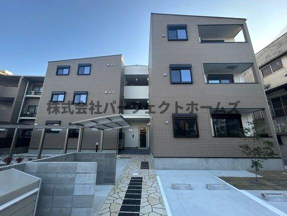 シエーナ楠葉ジェミオスのエントランス|毎日通るエントランスはこのようになっています